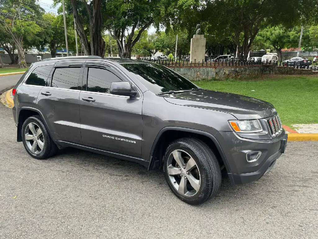 JEEP GRAND CHEROKEE LAREDO ANO 2015 4x4 Eco Foto 7241551-8.jpg