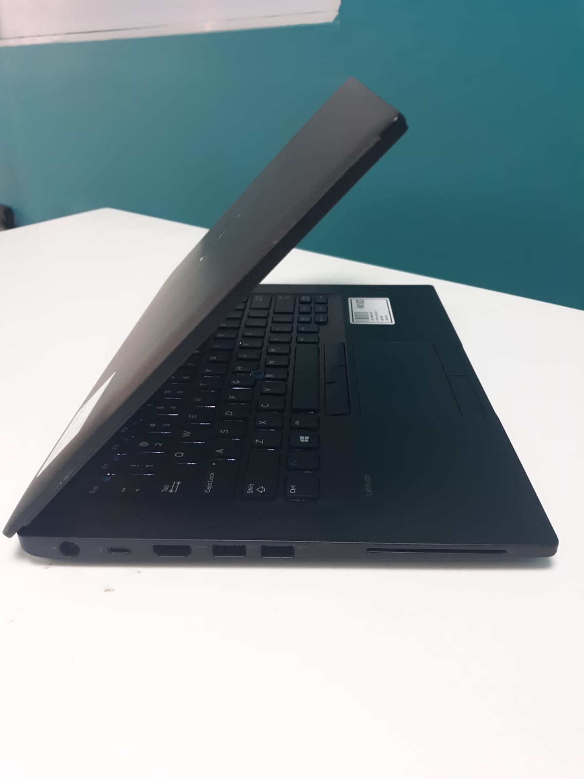 Laptop Dell Latitude 7480 / 7th Gen Intel Core i7 / 8GB  RAM  / 128GB  Foto 7241726-2.jpg
