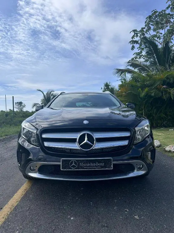 Mercedes Benz GLA 250 4Matic Foto 7241754-3.jpg