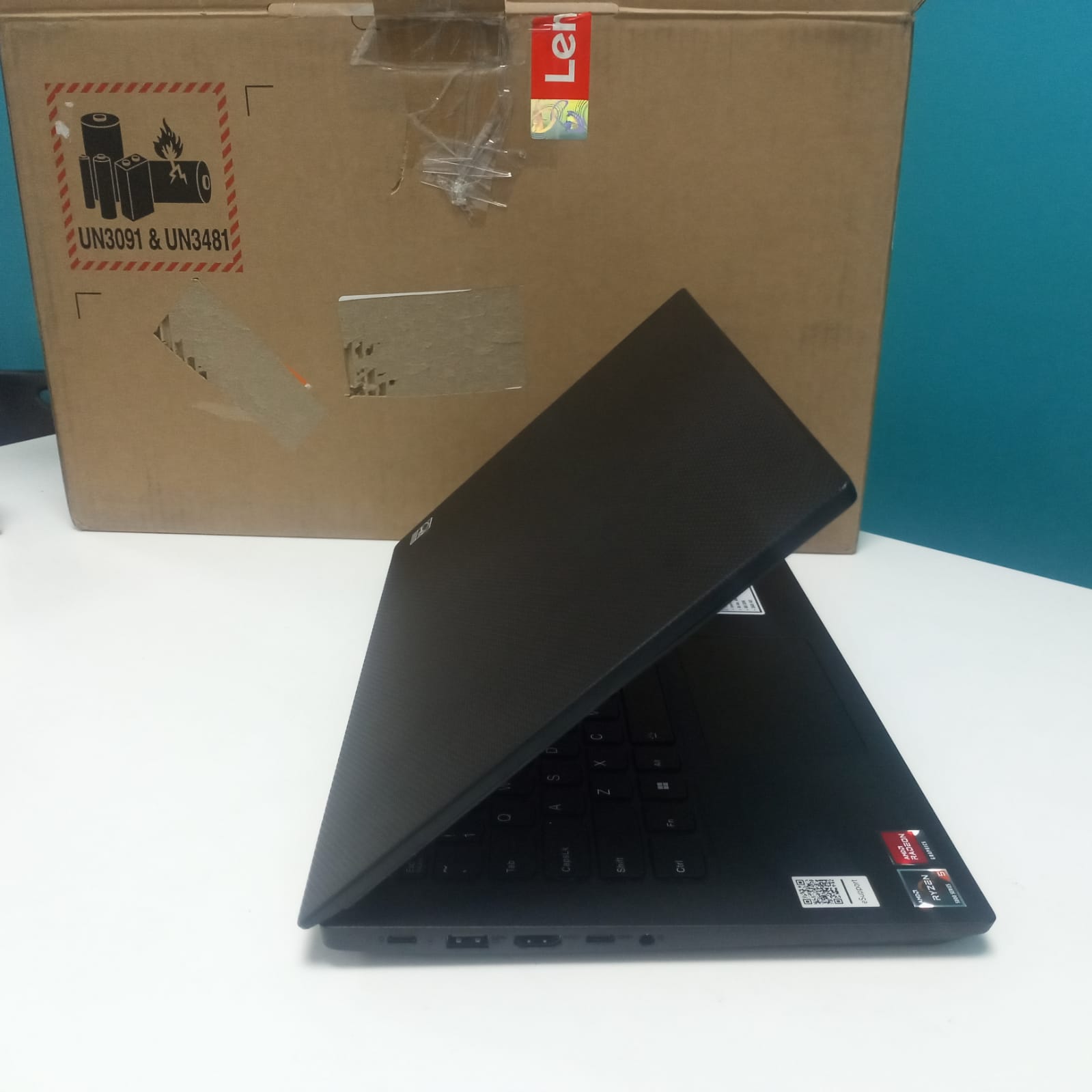 Laptop Lenovo K14 Gen 1 / 10th Gen AMD Ryzen 5 5600U / 8GB  RAM DDR4 / Foto 7241843-4.jpg