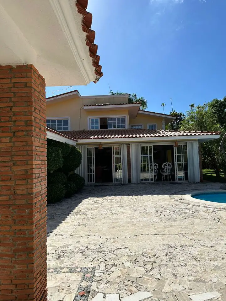 Se vende Villa en Metro Juan Dolio 600mts de construcción completament Foto 7241847-4.jpg