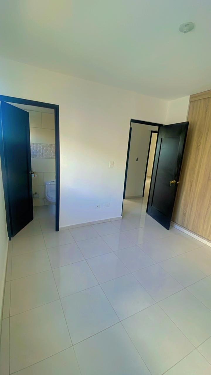 Se Vende Apartamento Ubicado en la Romana Foto 7241890-9.jpg