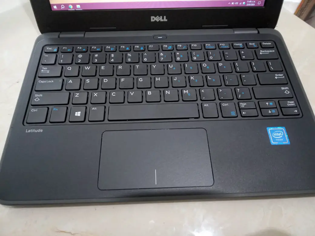 Laptop Dell Latitude 3180 / 6th Gen Intel Celeron N3350 1.10GHz / 4GB  Foto 7242027-3.jpg