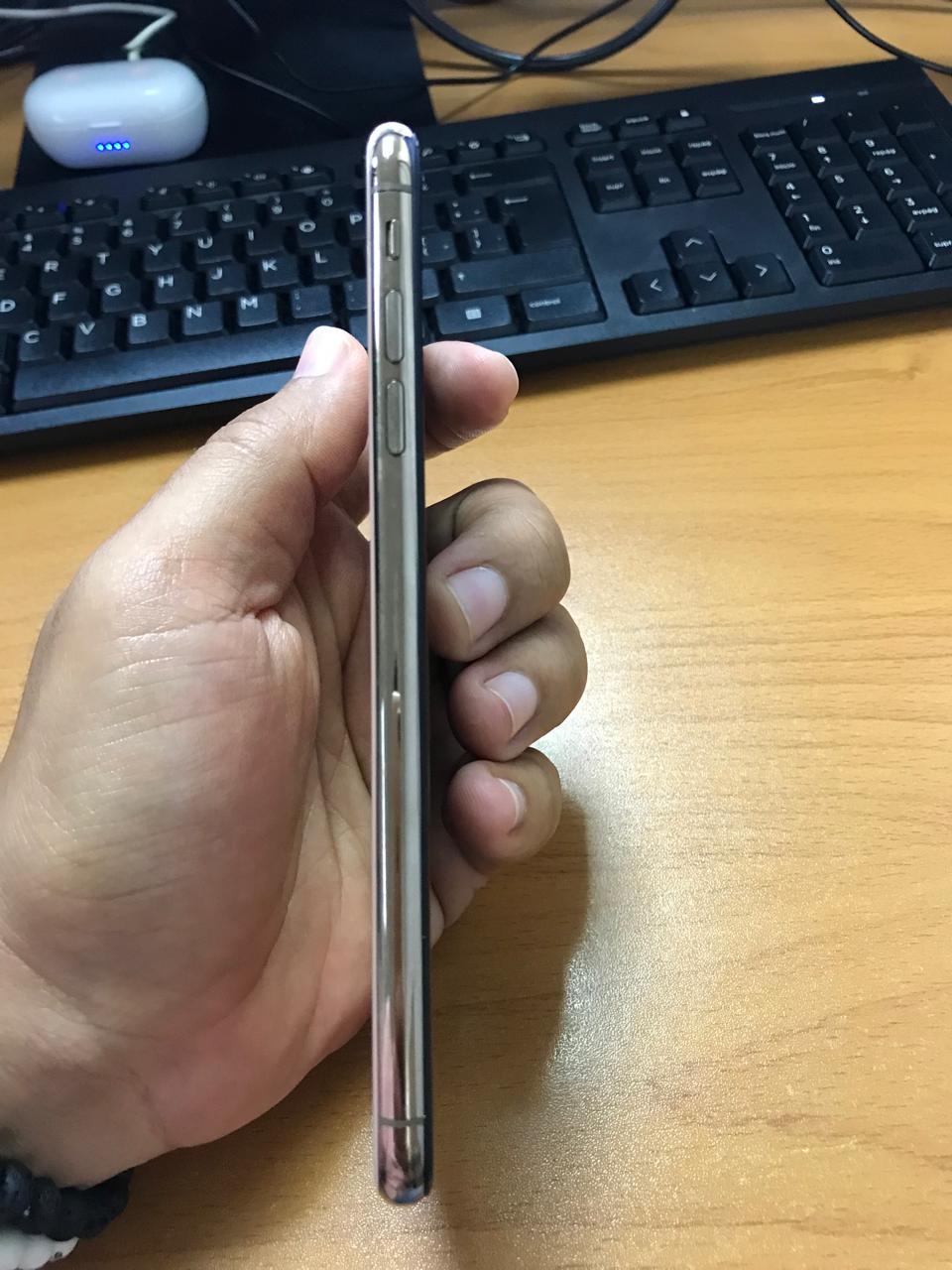 Apple iPhone Xs Max - 256 GB - Gold USA Usado Como NUEVO  Foto 7242539-7.jpg
