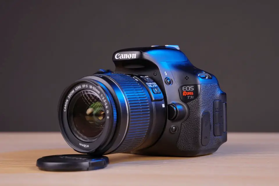 Camara T3i con lente 18-55mm Foto 7242557-1.jpg