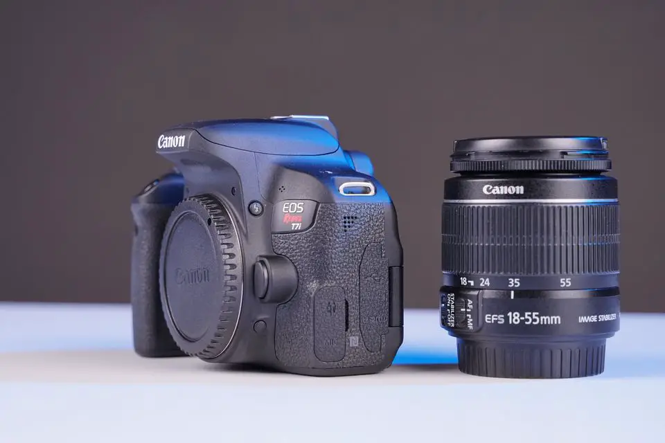 Camara Canon T7i con lente 18-55mm Foto 7242562-1.jpg