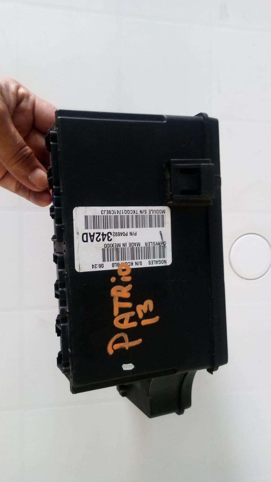 Caja de fusibles Jeep patriot 2013 Foto 7242620-1.jpg