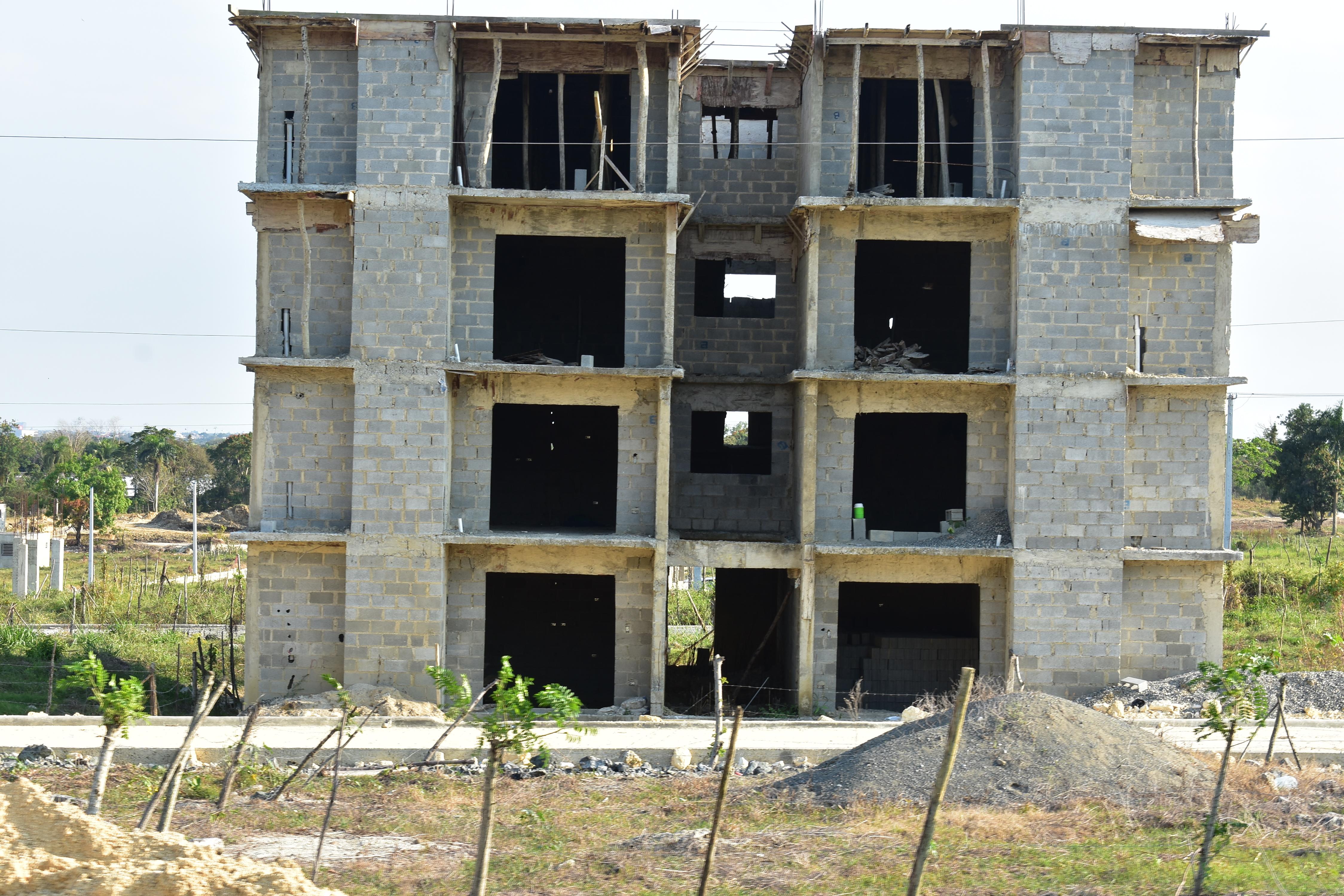 construye con el inicial de 14 y paga lo demas en cuotas mensuales Foto 7242765-6.jpg