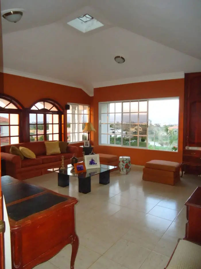 HERMOSA CASA EN VENTA URBANIZACIÓN THOMEN SANTIAGO Foto 7242841-9.jpg