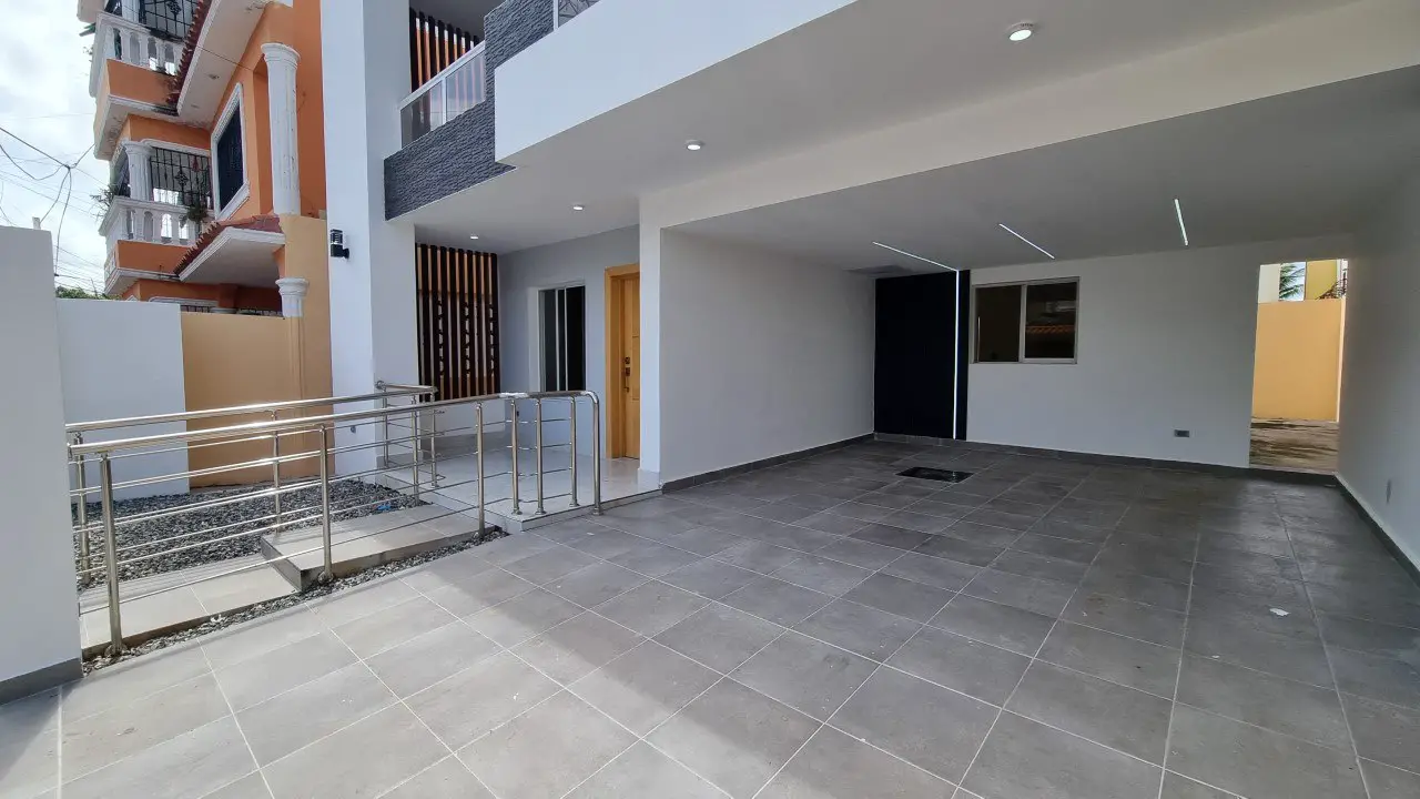 Hermosa Casa en Venta en el Sector de Brisa Oriental. Foto 7242860-3.jpg