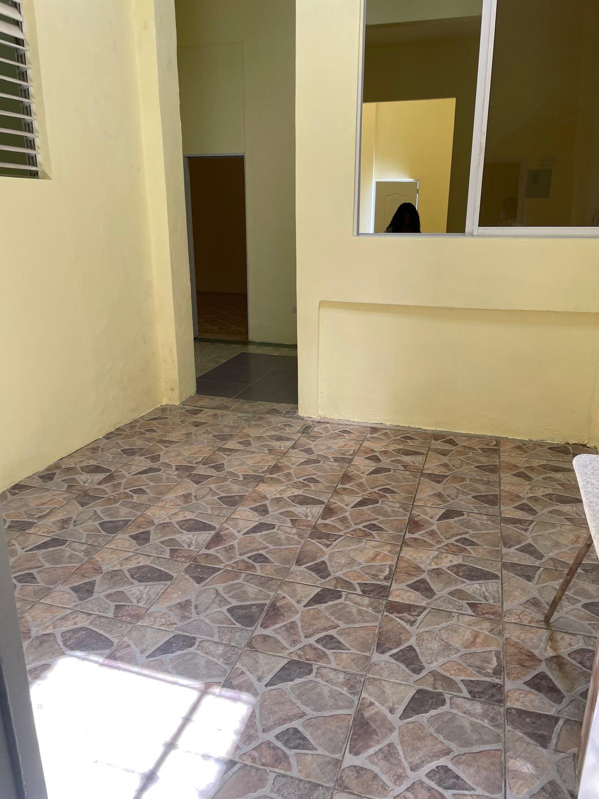 Apartamento en Zona Colonial en primer nivel con tres habitaciones Foto 7243236-6.jpg