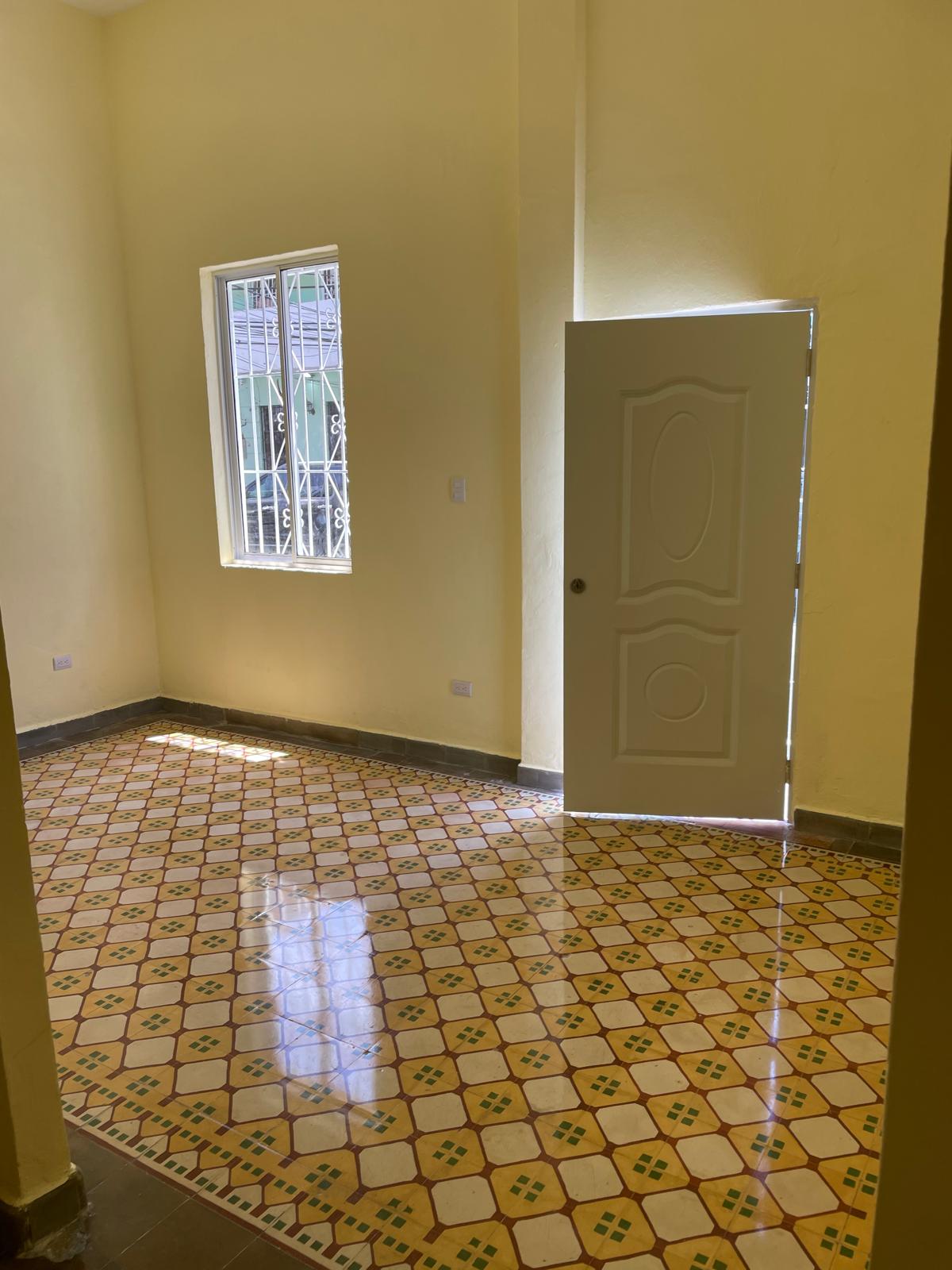 Apartamento en Zona Colonial en primer nivel con tres habitaciones Foto 7243236-8.jpg