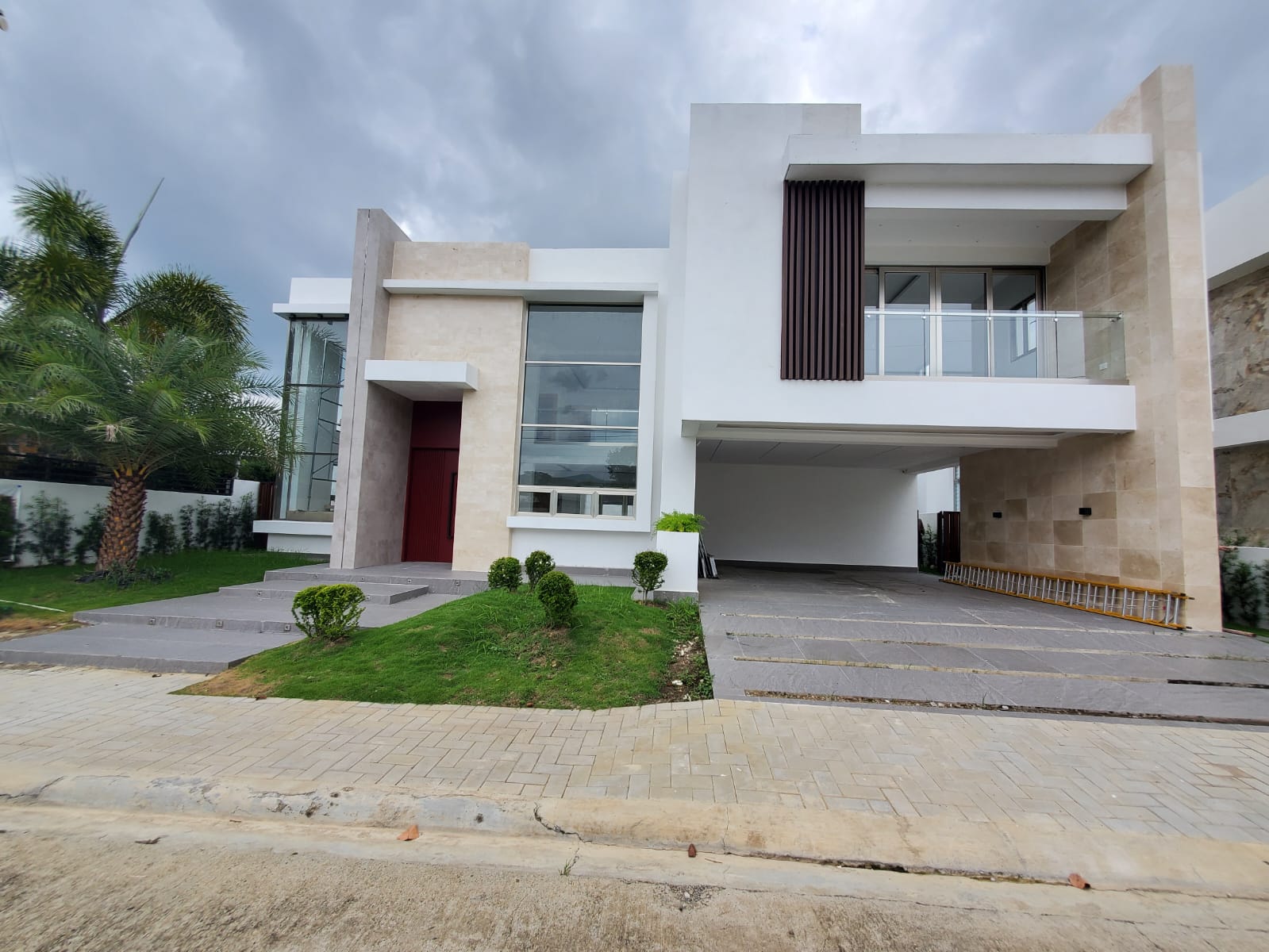 CASA en Venta - majestuoso y amplio hogar ubicado en residencial cerra Foto 7243776-1.jpg