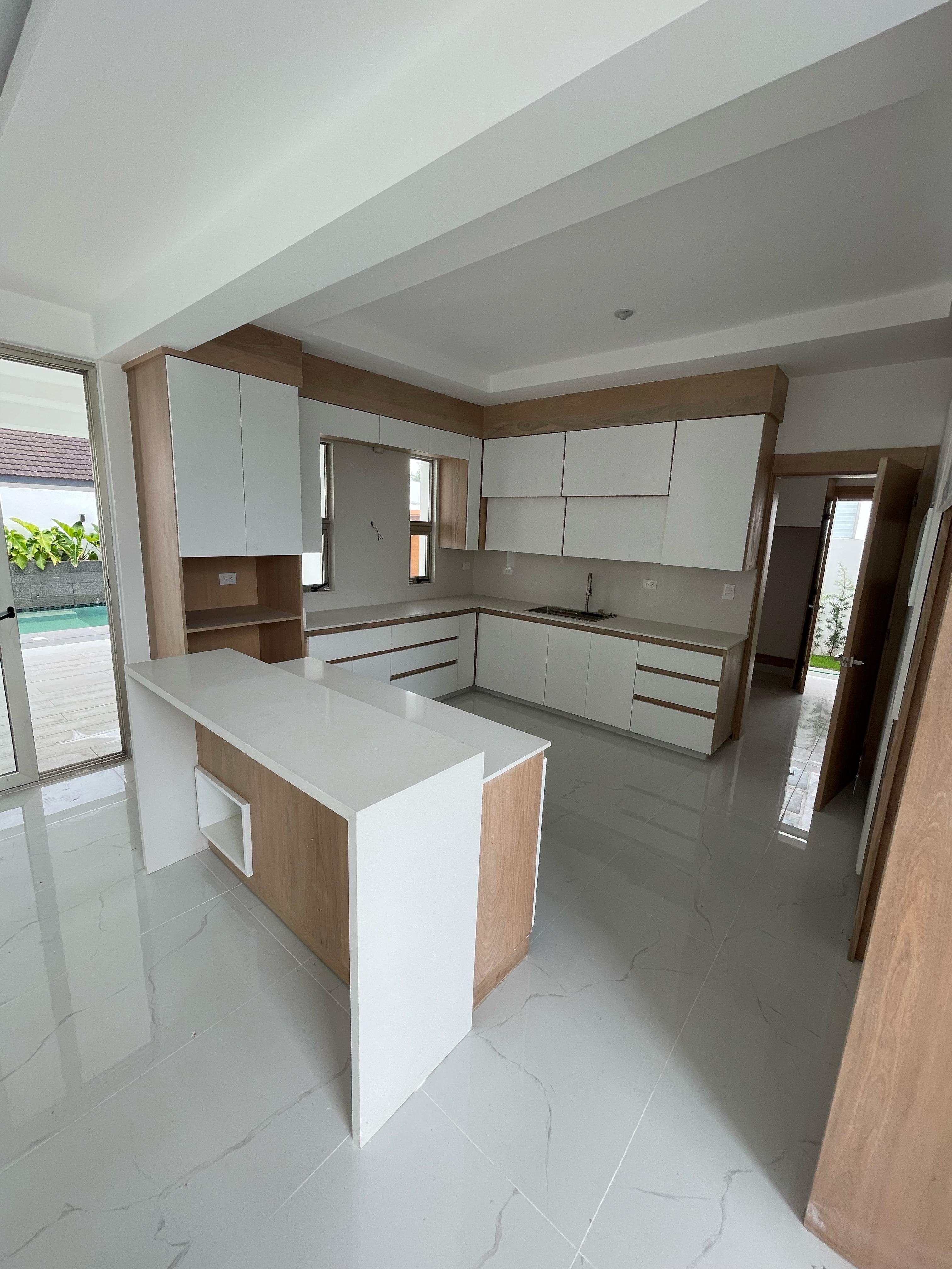CASA en Venta - majestuoso y amplio hogar ubicado en residencial cerra Foto 7243776-10.jpg