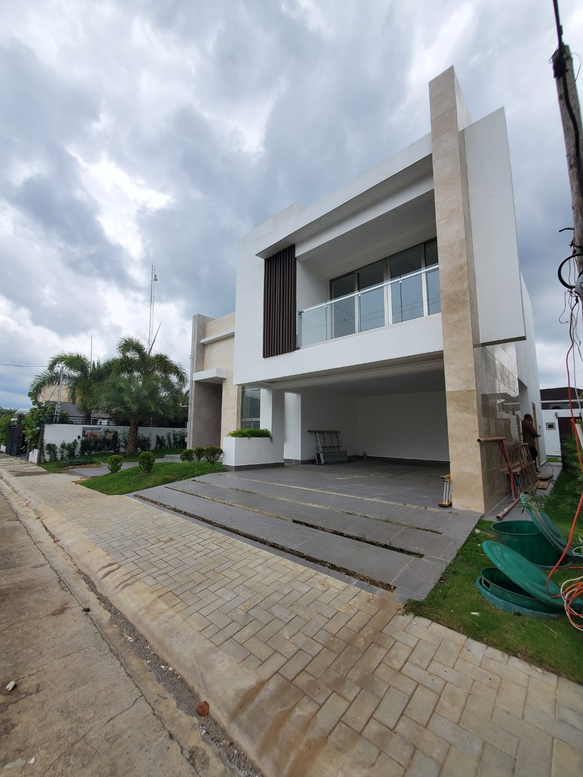 CASA en Venta - majestuoso y amplio hogar ubicado en residencial cerra Foto 7243776-2.jpg