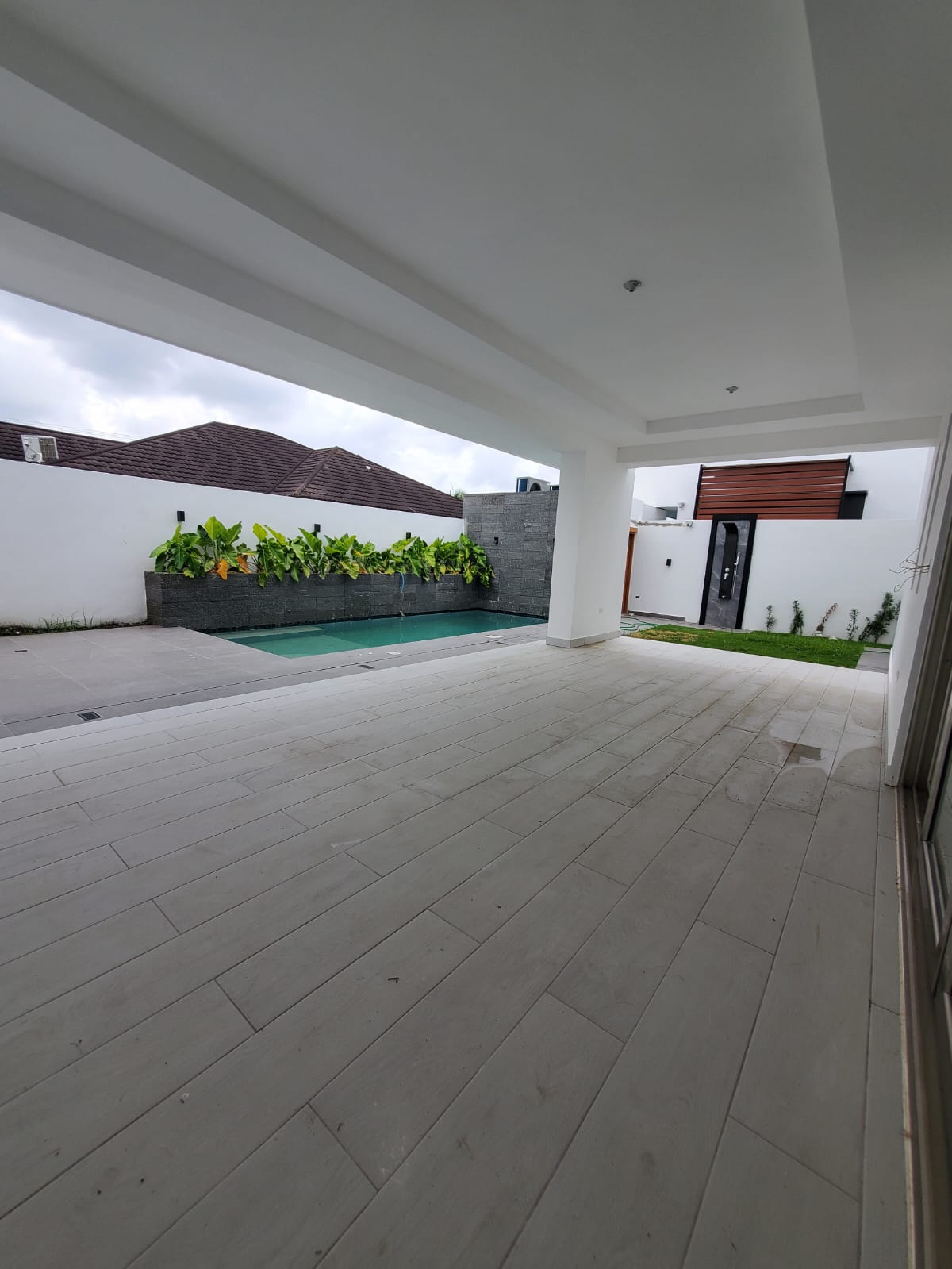 CASA en Venta - majestuoso y amplio hogar ubicado en residencial cerra Foto 7243776-5.jpg