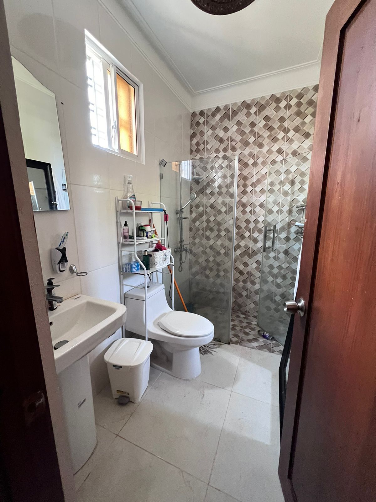 CASA En VENTA en la Barranquita excelente ubicación y condición Foto 7243791-12.jpg