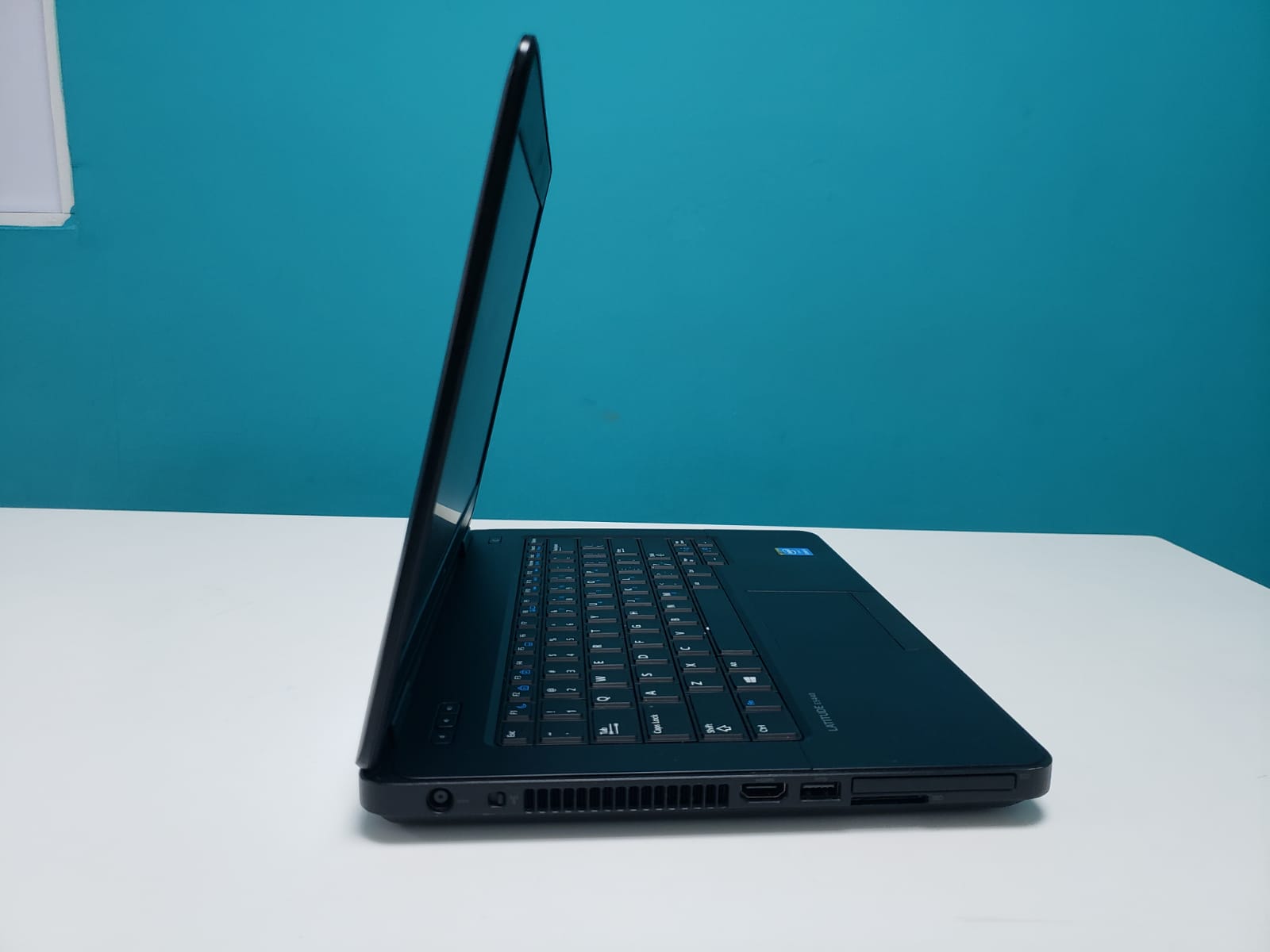 Laptop Dell Latitude E5440/ 4th Gen Intel Core i5 / 8GB DDR3 / 128GB S Foto 7243909-4.jpg