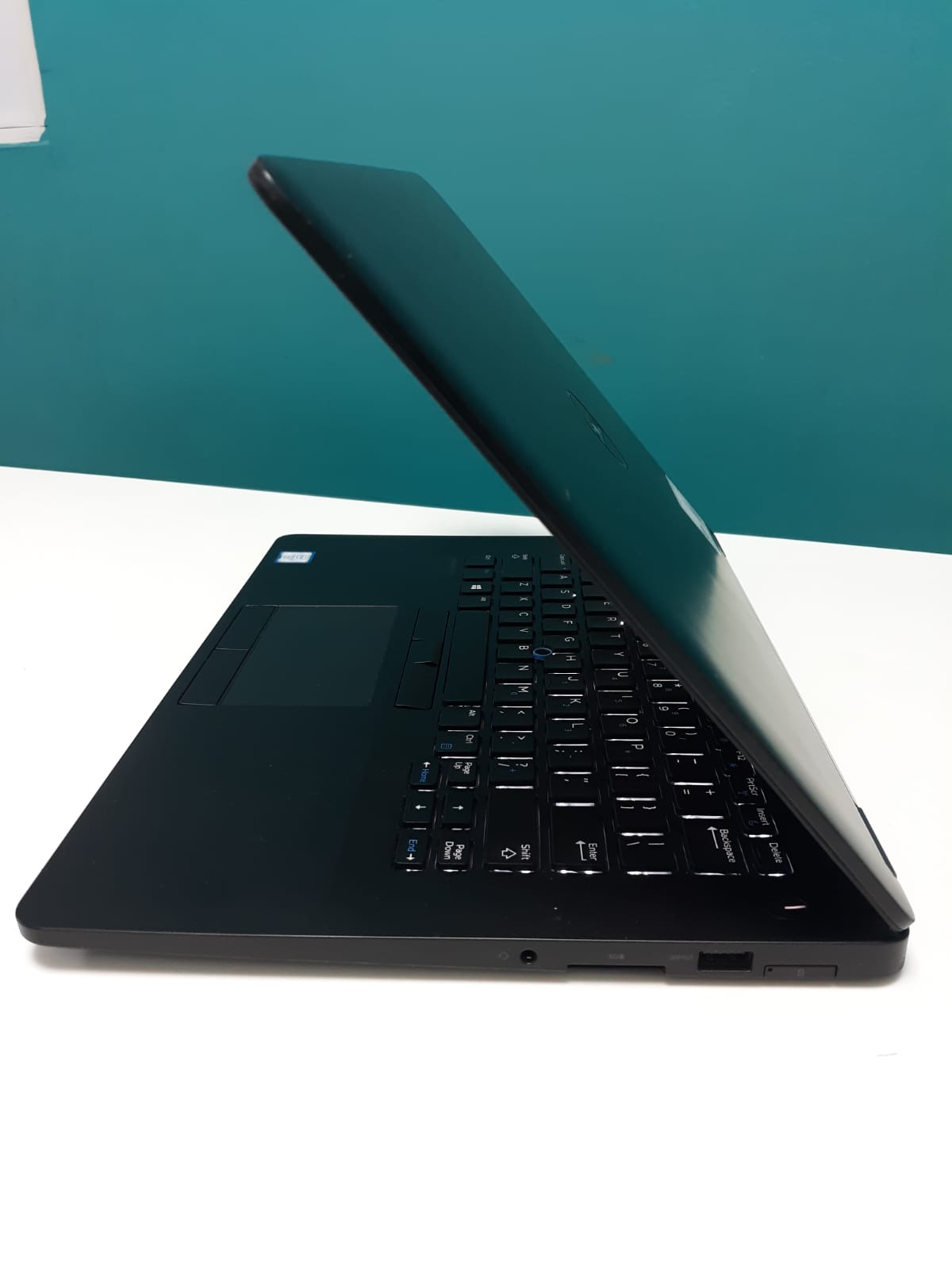 Laptop Dell Latitude E7470/ 6th Gen Intel Core i5 / 8GB DDR4 / 128GB S Foto 7243911-2.jpg