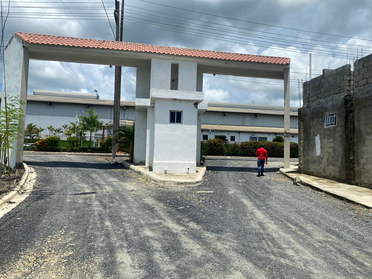 solar de 270 m2 paga el inicial y comienza a construir Foto 7243937-2.jpg