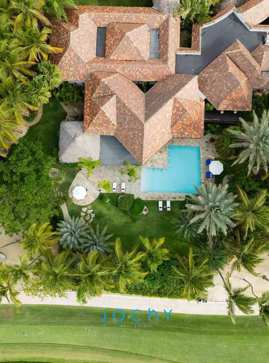 Jochy Real Estate vende villa en PuntaCana Resort  Club R.D Foto 7243940-14.jpg