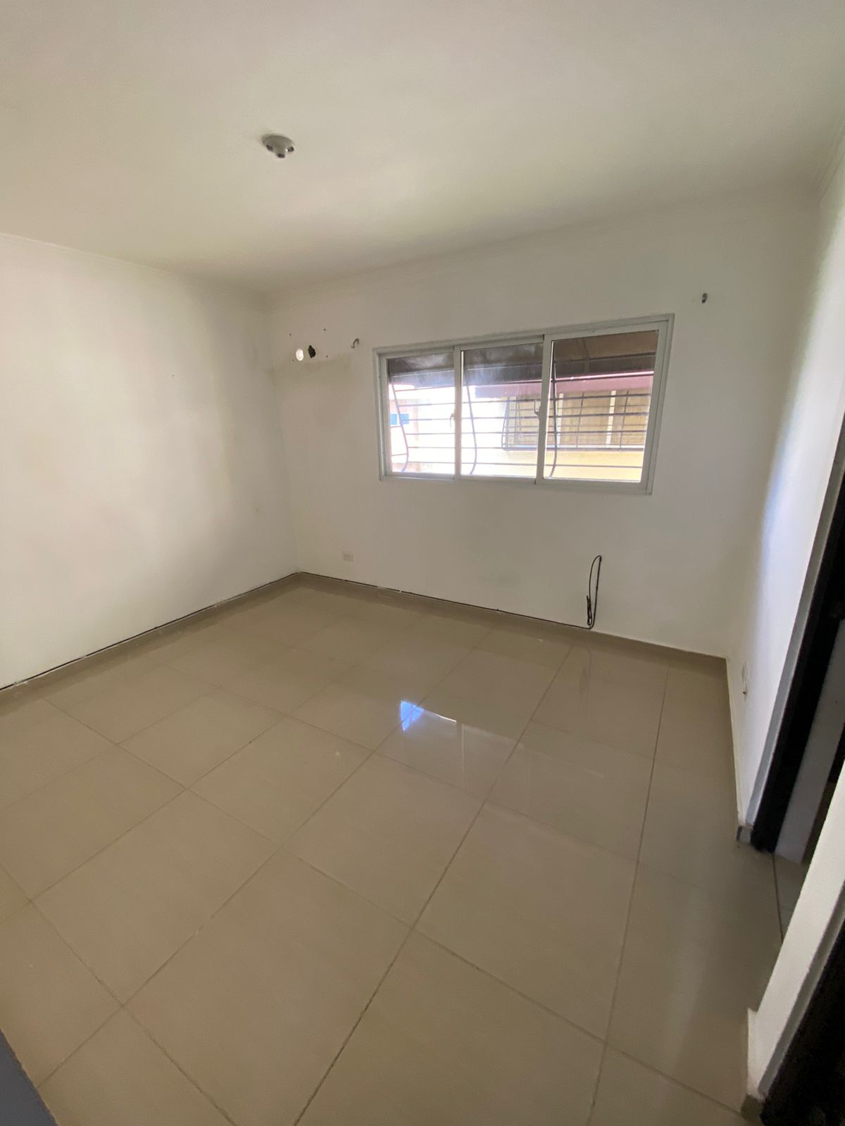 RD5500000 Vendo apartamento en tercer nivel en sector Vista Hermosa  T Foto 7243957-7.jpg