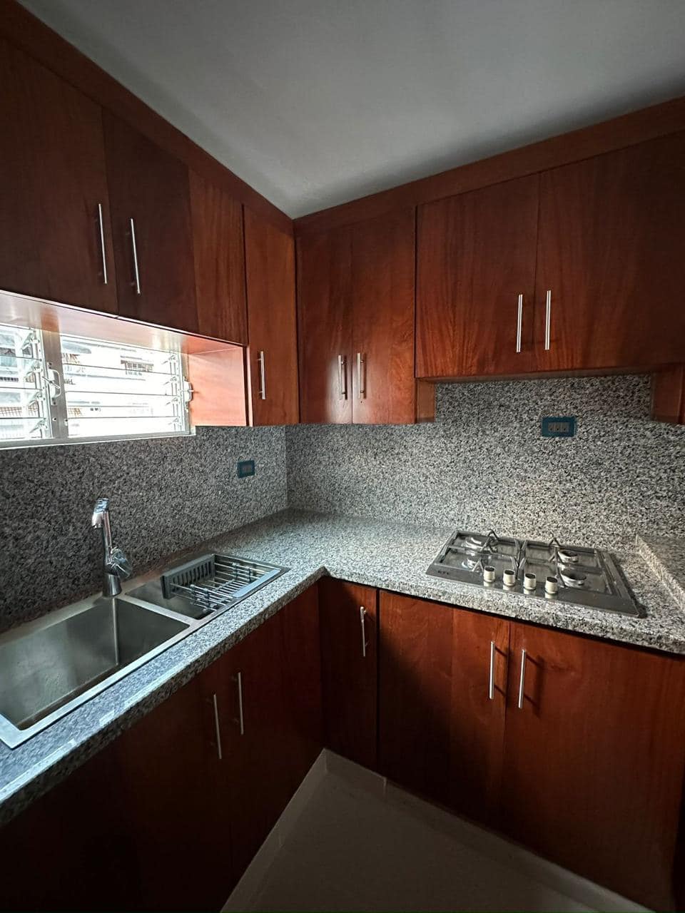 VPI-V 2024-0088  Vendo Apartamento El Paraíso Santiago República Domin Foto 7243991-2.jpg