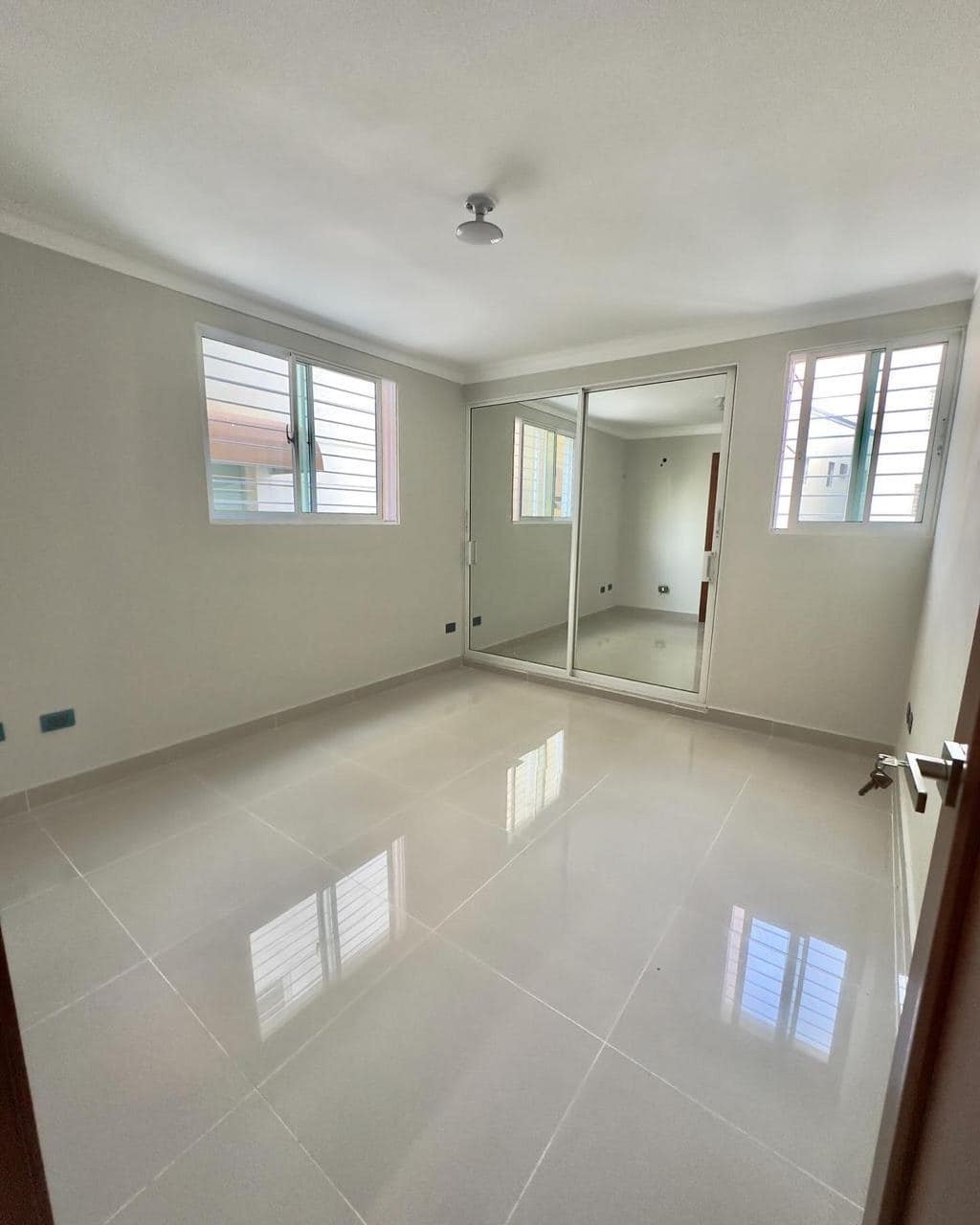 VPI-V 2024-0088  Vendo Apartamento El Paraíso Santiago República Domin Foto 7243991-9.jpg