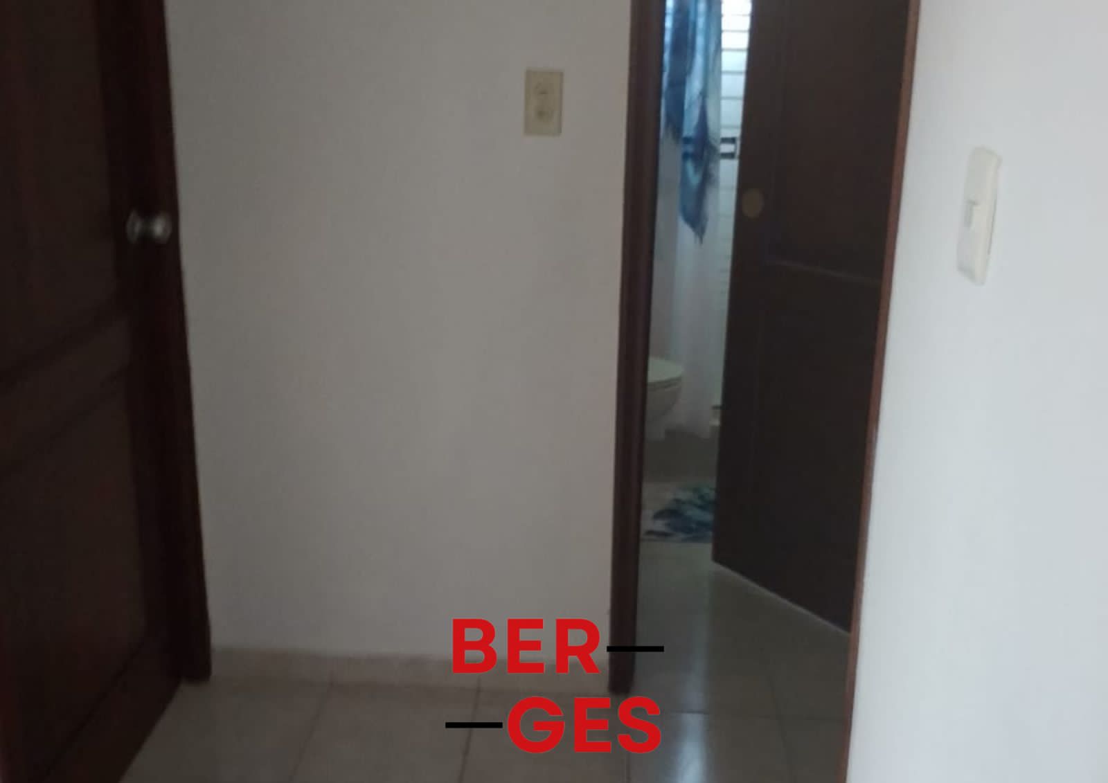 En Ciudad Real ll Apartamento en VENTA Remodelado 3er piso 3-Hab 2-Bañ Foto 7244089-5.jpg