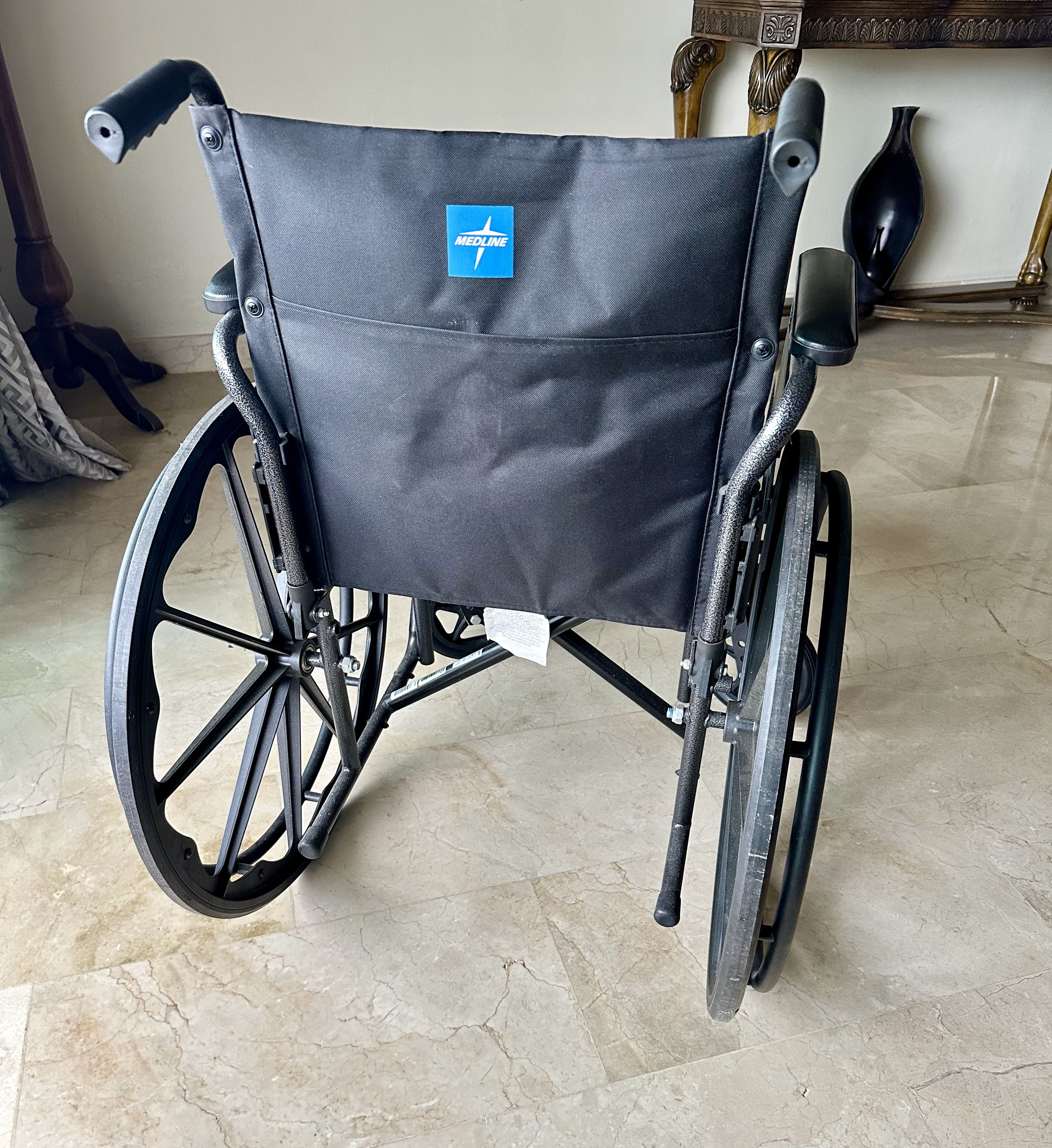 Silla de Ruedas Foto 7244112-3.jpg
