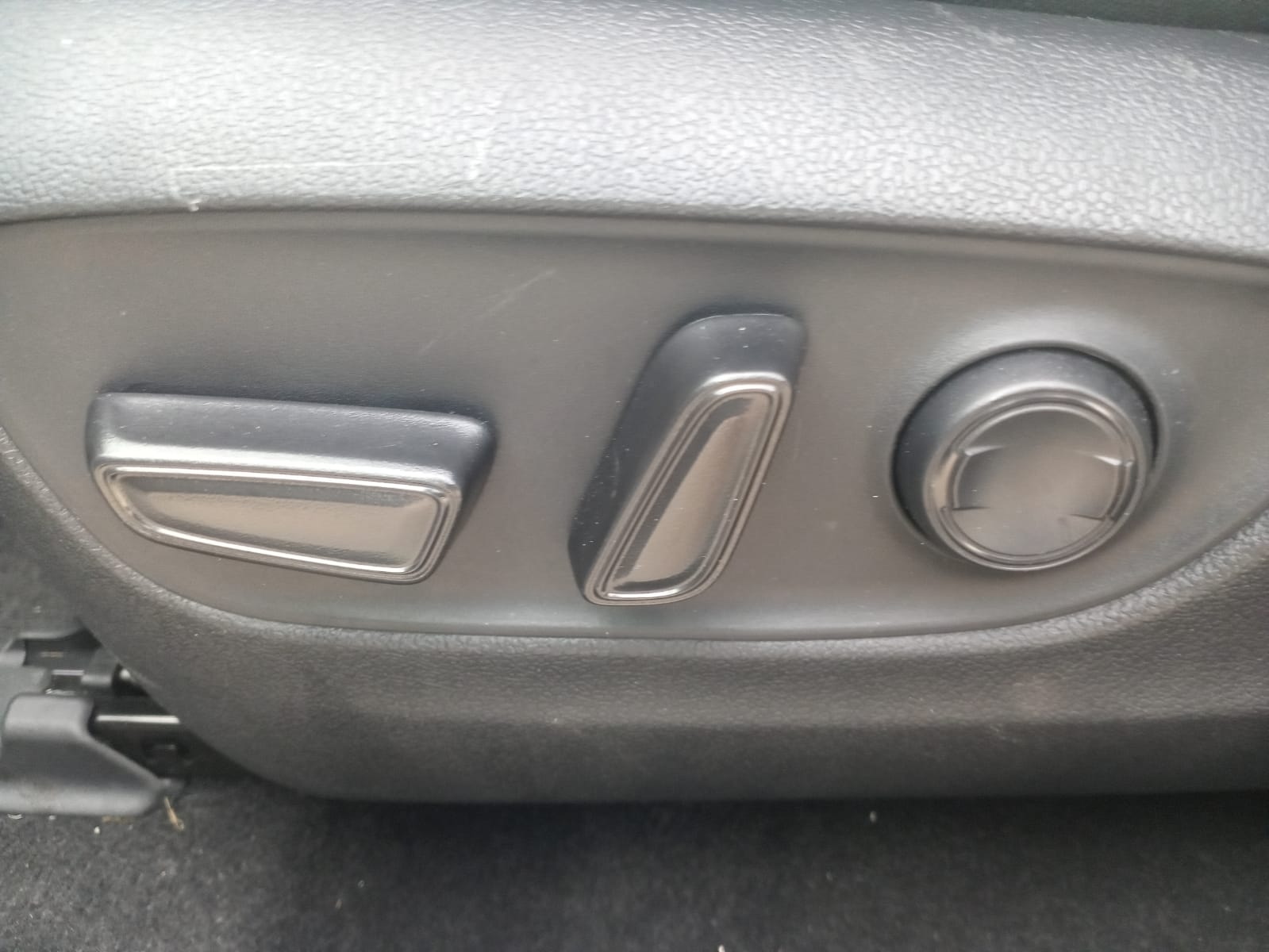 TOYOTA RAV4 XLE HYBRIDA 2020 CLEAN CARFAX  Foto 7244119-13.jpg