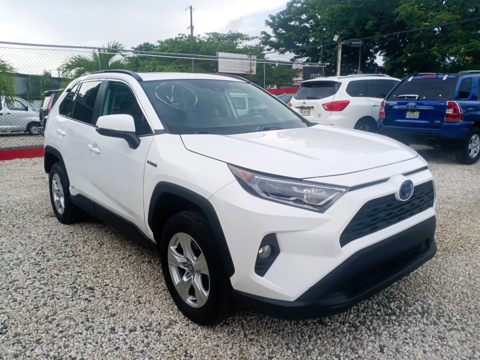 TOYOTA RAV4 XLE HYBRIDA 2020 CLEAN CARFAX  Foto 7244119-3.jpg