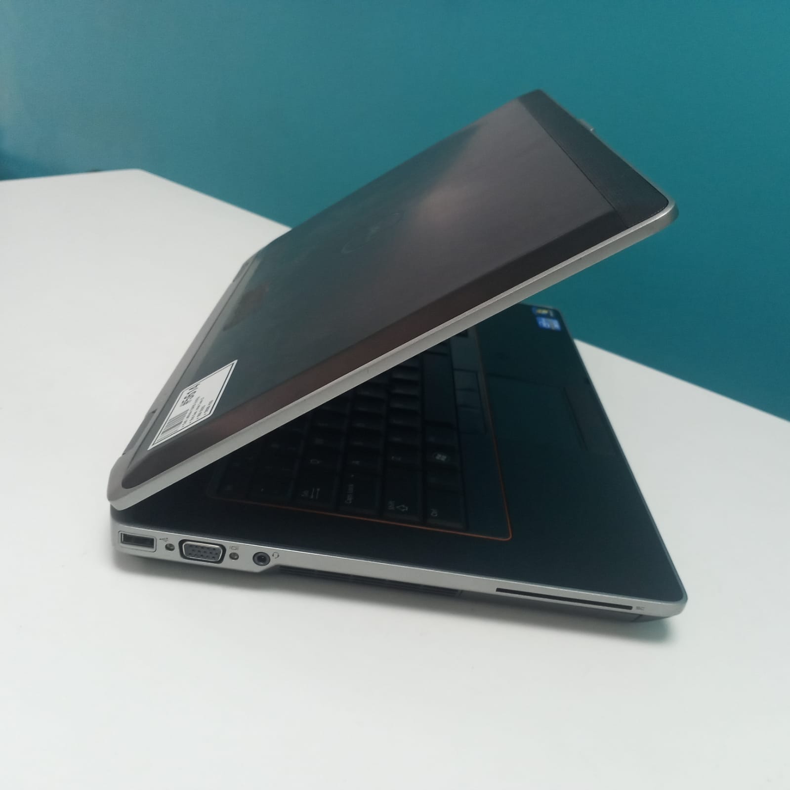 Laptop Dell Latitude E6420 vid2x / 2nd Gen Intel Core i3 / 8GB DDR3 /  Foto 7244157-5.jpg