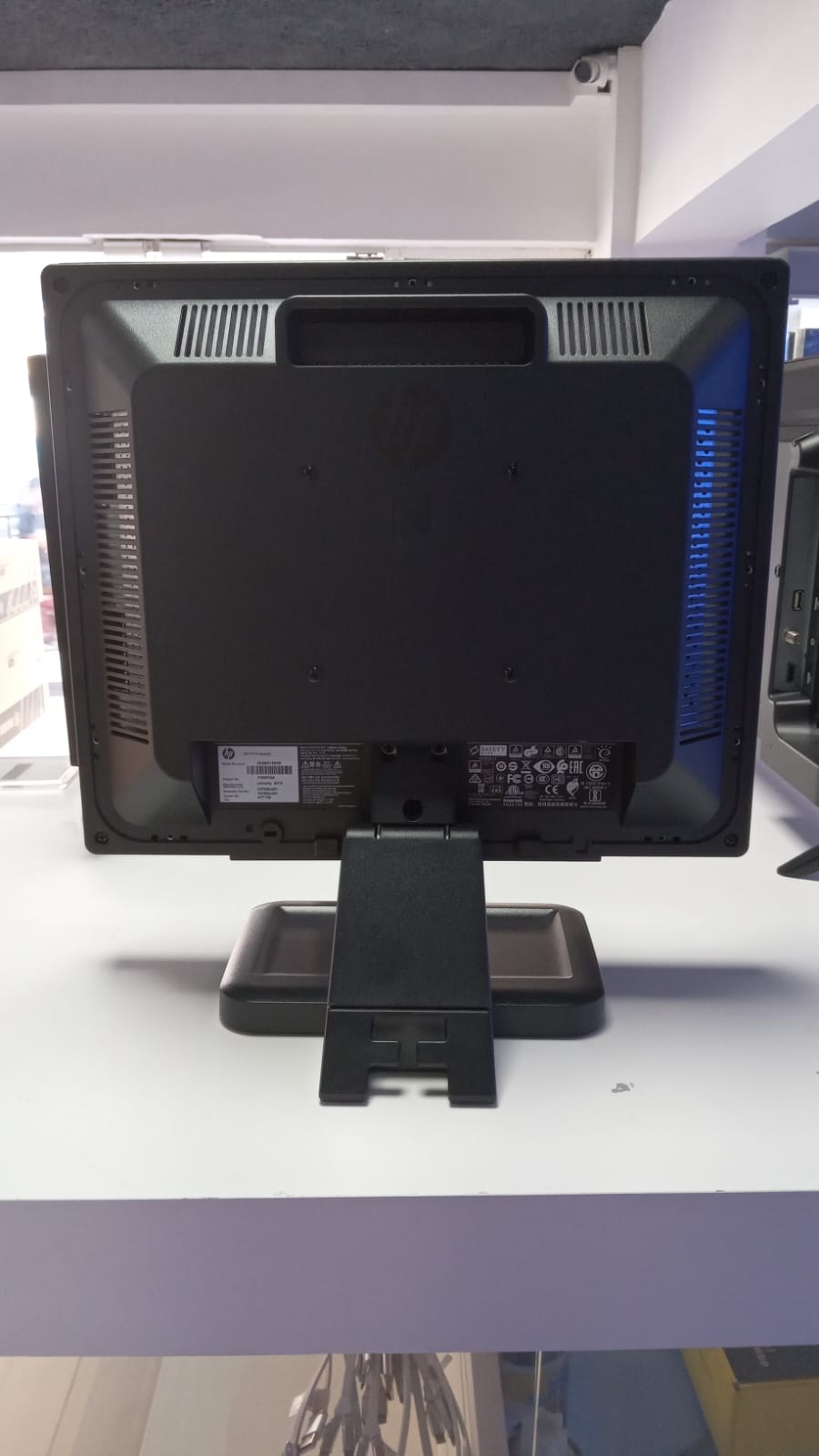 Monitor LCD ProDisplay P17A de 17″ con resolución WLED de 1280 x 1024  Foto 7244206-3.jpg