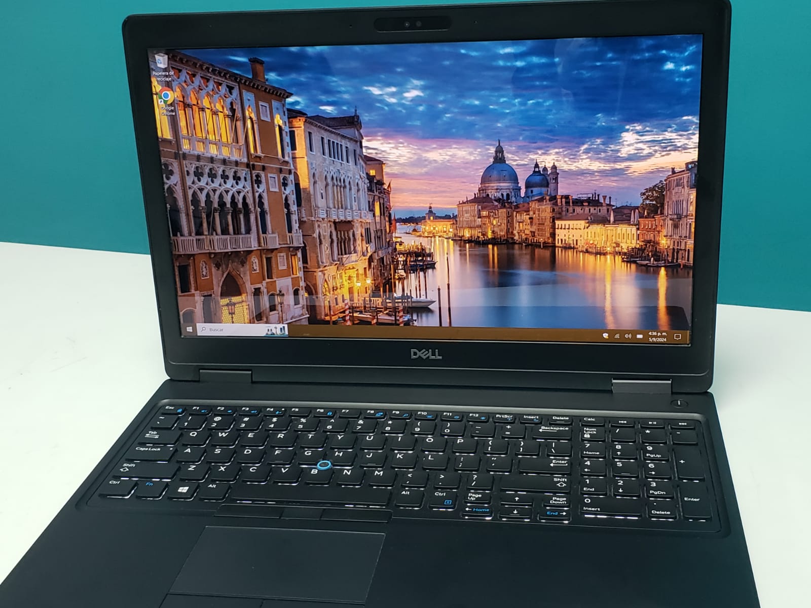 Laptop Dell Latitude 5590 touch/ 8th Gen Intel  Core i5 / 16GB DDR4 /  Foto 7244211-3.jpg