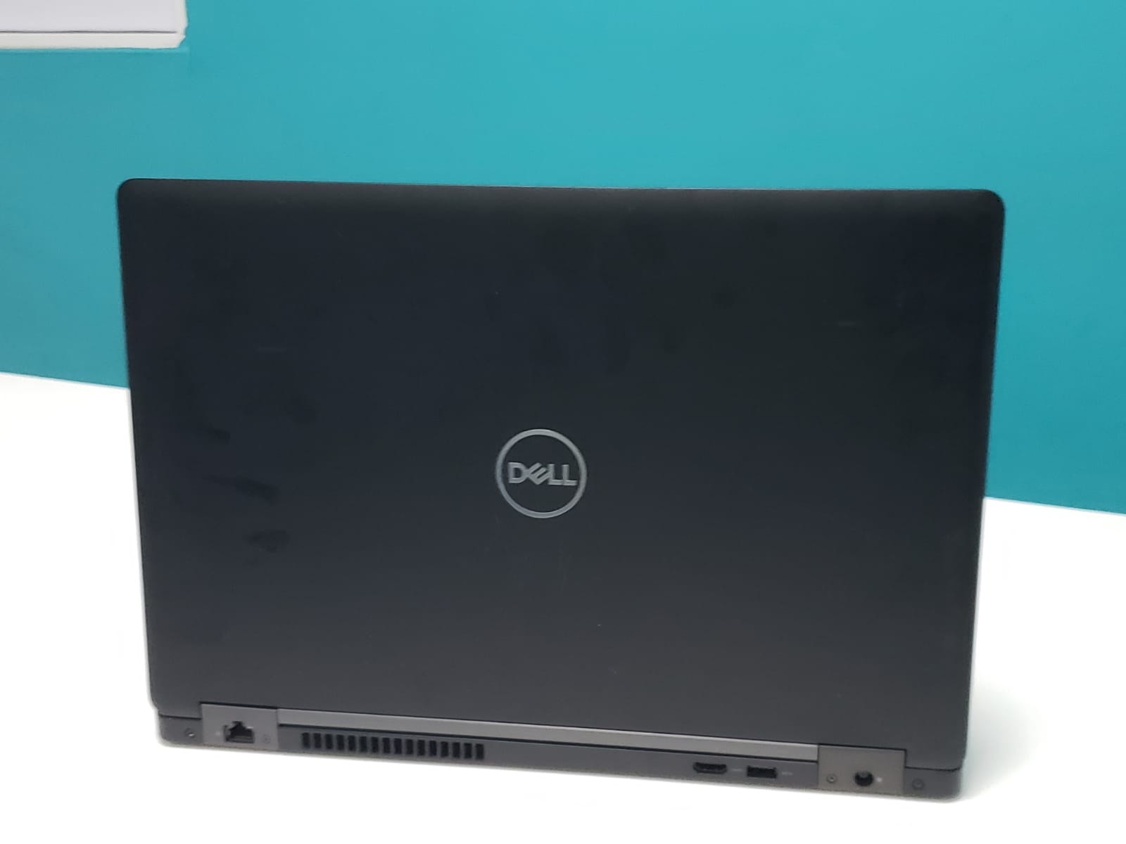 Laptop Dell Latitude 5590 touch/ 8th Gen Intel  Core i5 / 16GB DDR4 /  Foto 7244211-6.jpg