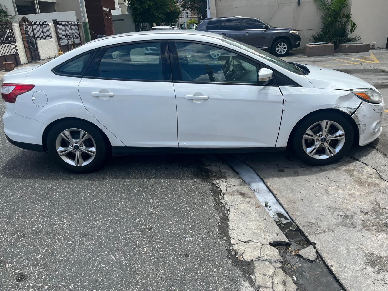 Ford Focus 2014 Foto 7244232-4.jpg