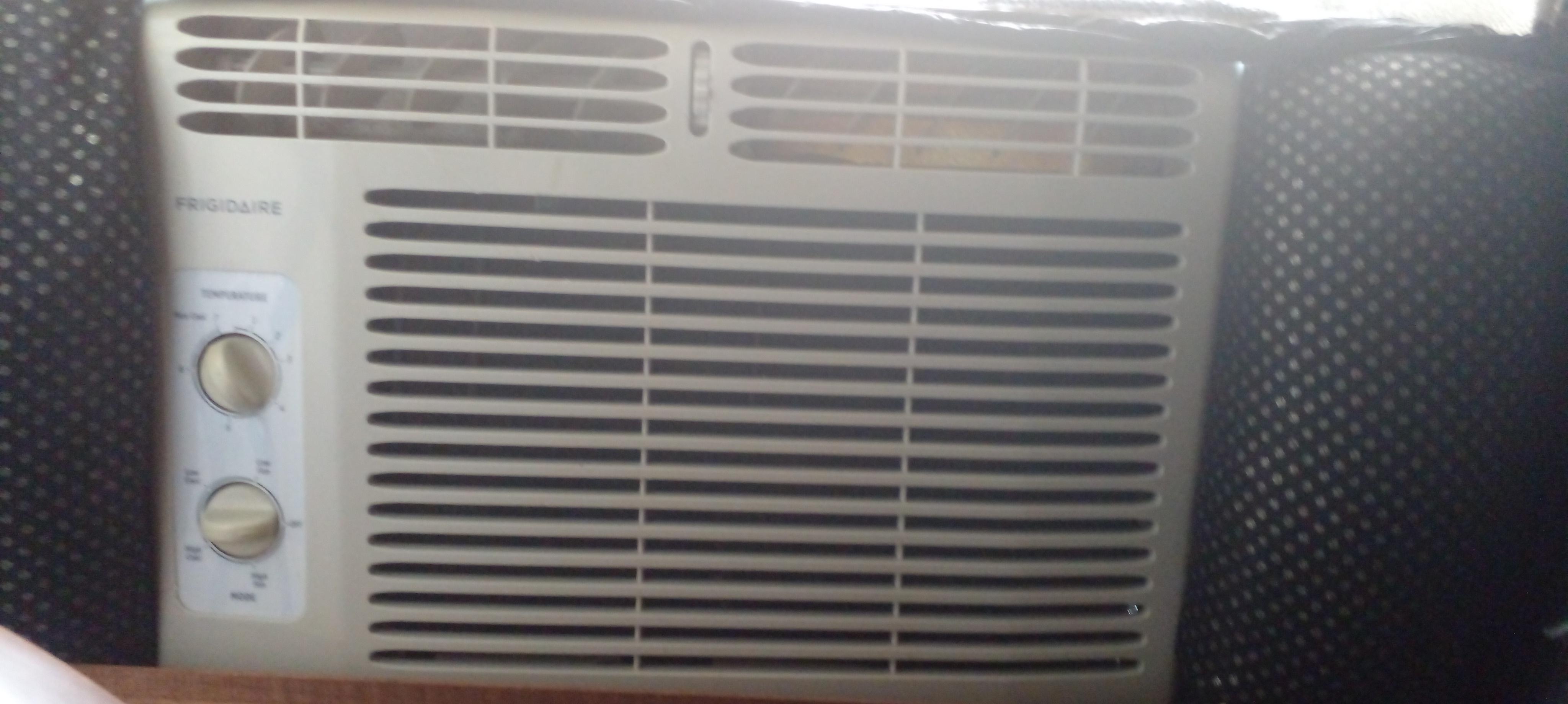 Aire FRIGIDAIRE 5BTU Foto 7244242-2.jpg
