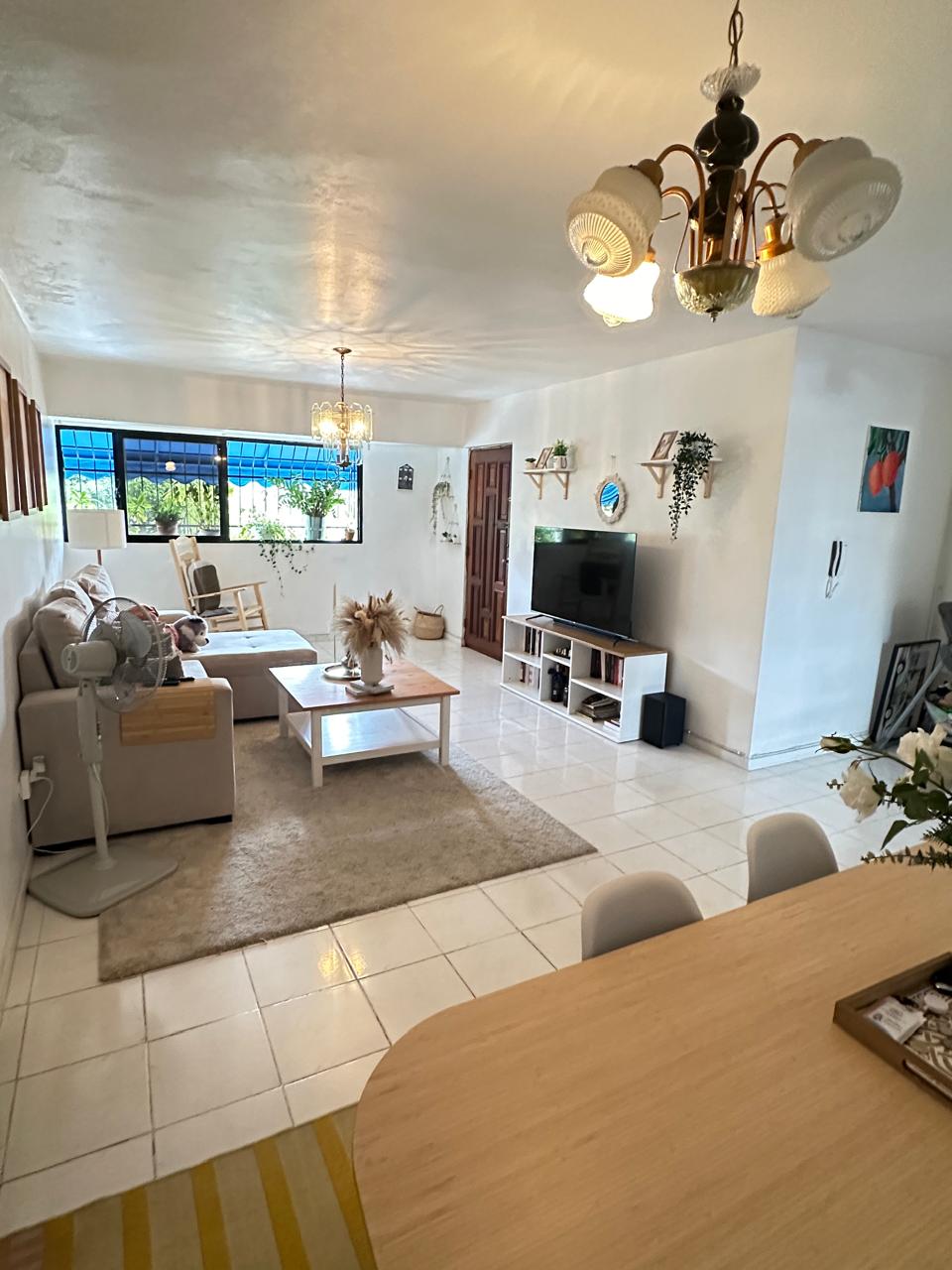 Apartamento en tercer piso de dos habitaciones y dos baños en Gascue  Foto 7244343-2.jpg