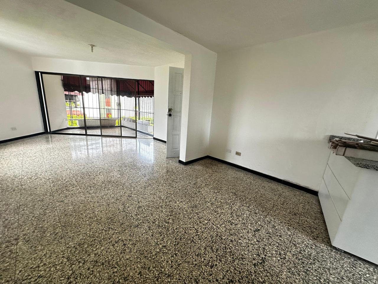 Apartamento en un tercer piso 2 habitaciones Gascue  Foto 7244346-4.jpg