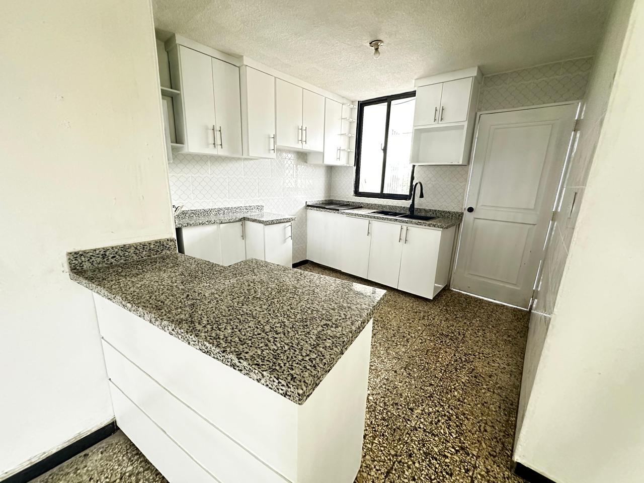 Apartamento en un tercer piso 2 habitaciones Gascue  Foto 7244346-5.jpg