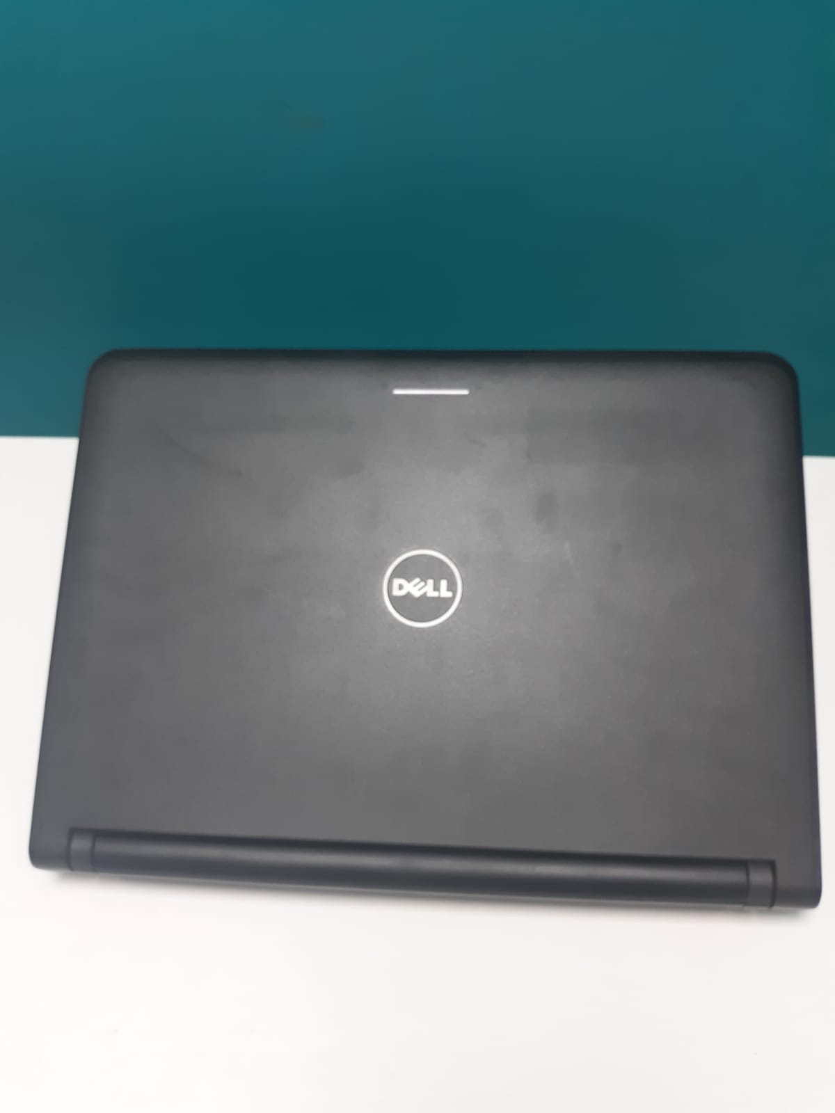 Laptop Dell Latitude 3350 / 5th Gen Intel Core i3 / 4GB DDR3 / 128GB S Foto 7244366-3.jpg