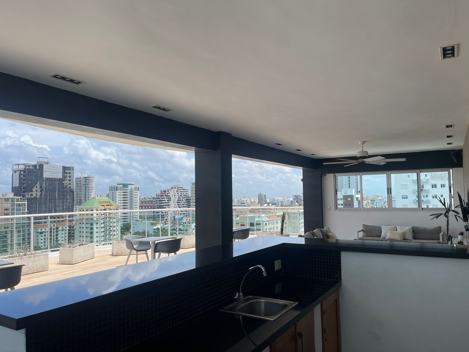 Hermoso y acogedor apartamento en alquiler Amueblado en Piantini!! Foto 7244622-3.jpg