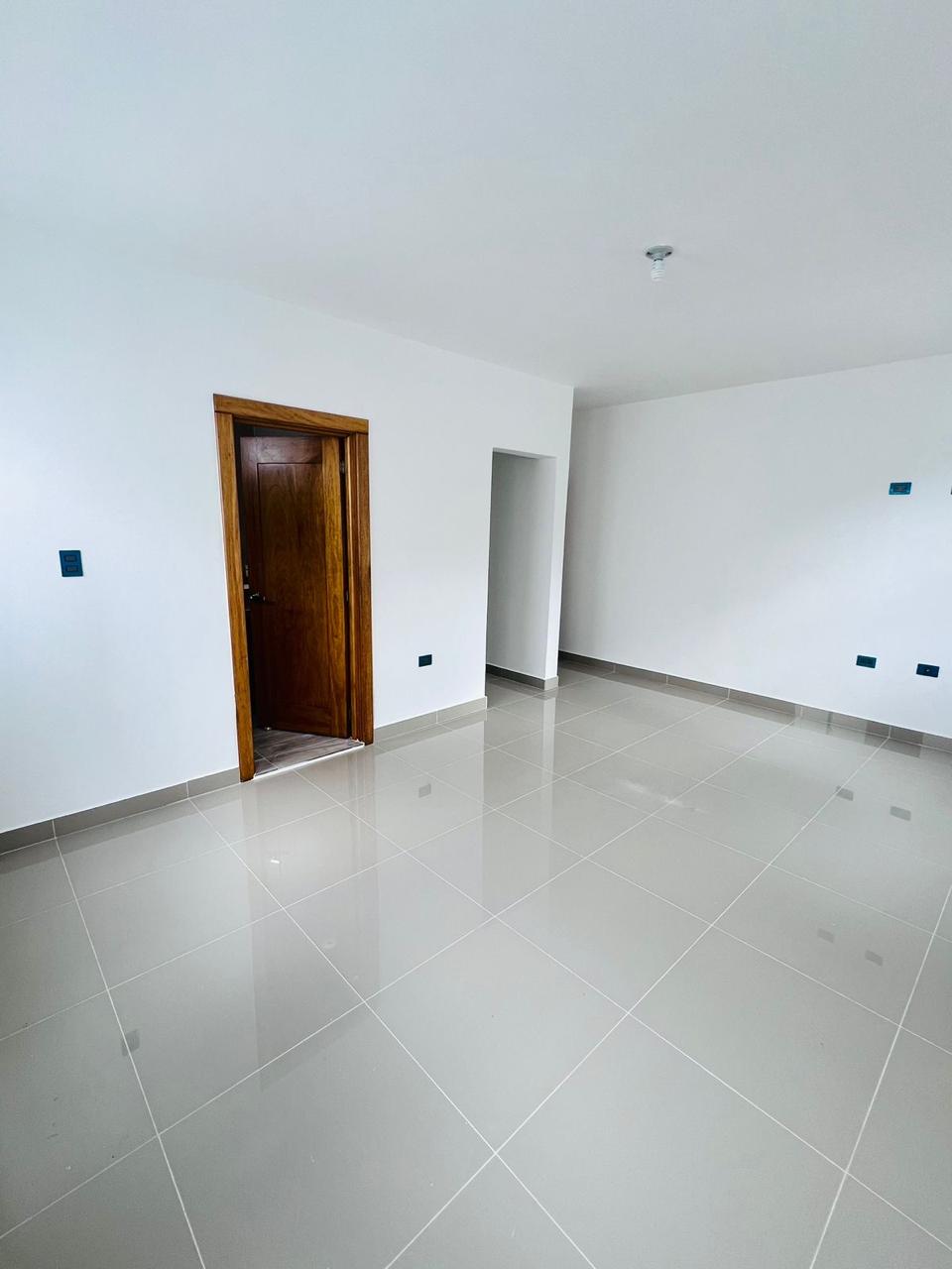 Casa de Dos Niveles en Venta cerca de Vista Linda - 3 Dormitorios Foto 7244749-4.jpg