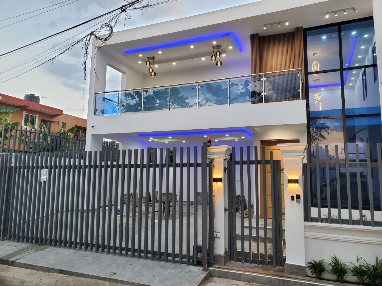 Casa moderna de 250 m en dos niveles Urbanización Los Meras Foto 7244902-1.jpg