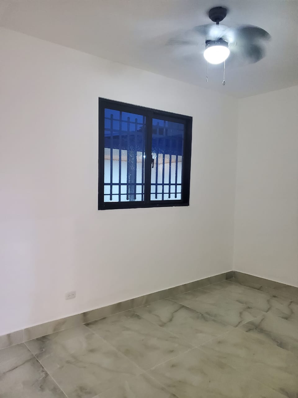 Casa moderna de 250 m en dos niveles Urbanización Los Meras Foto 7244902-14.jpg