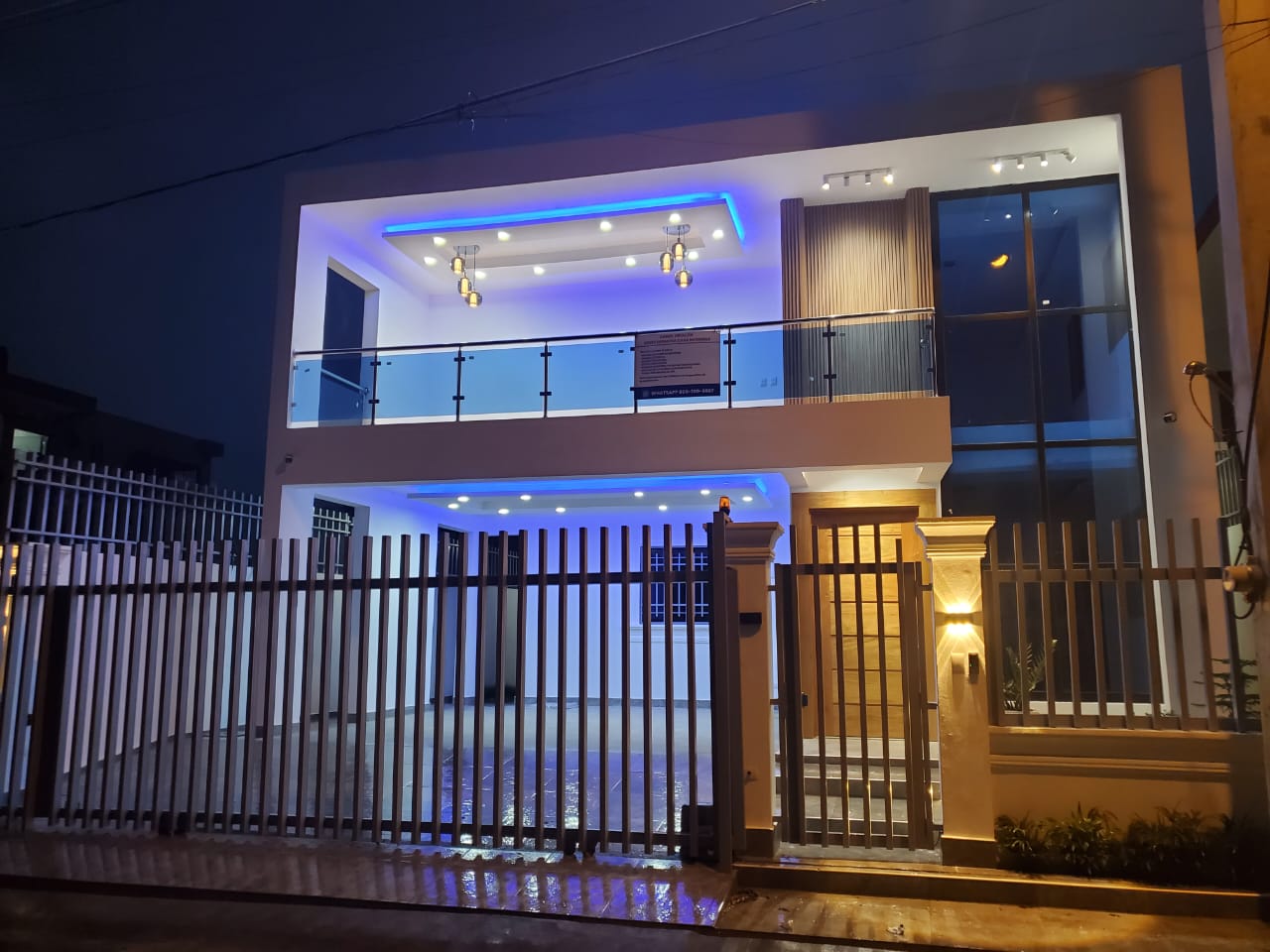 Casa moderna de 250 m en dos niveles Urbanización Los Meras Foto 7244902-3.jpg