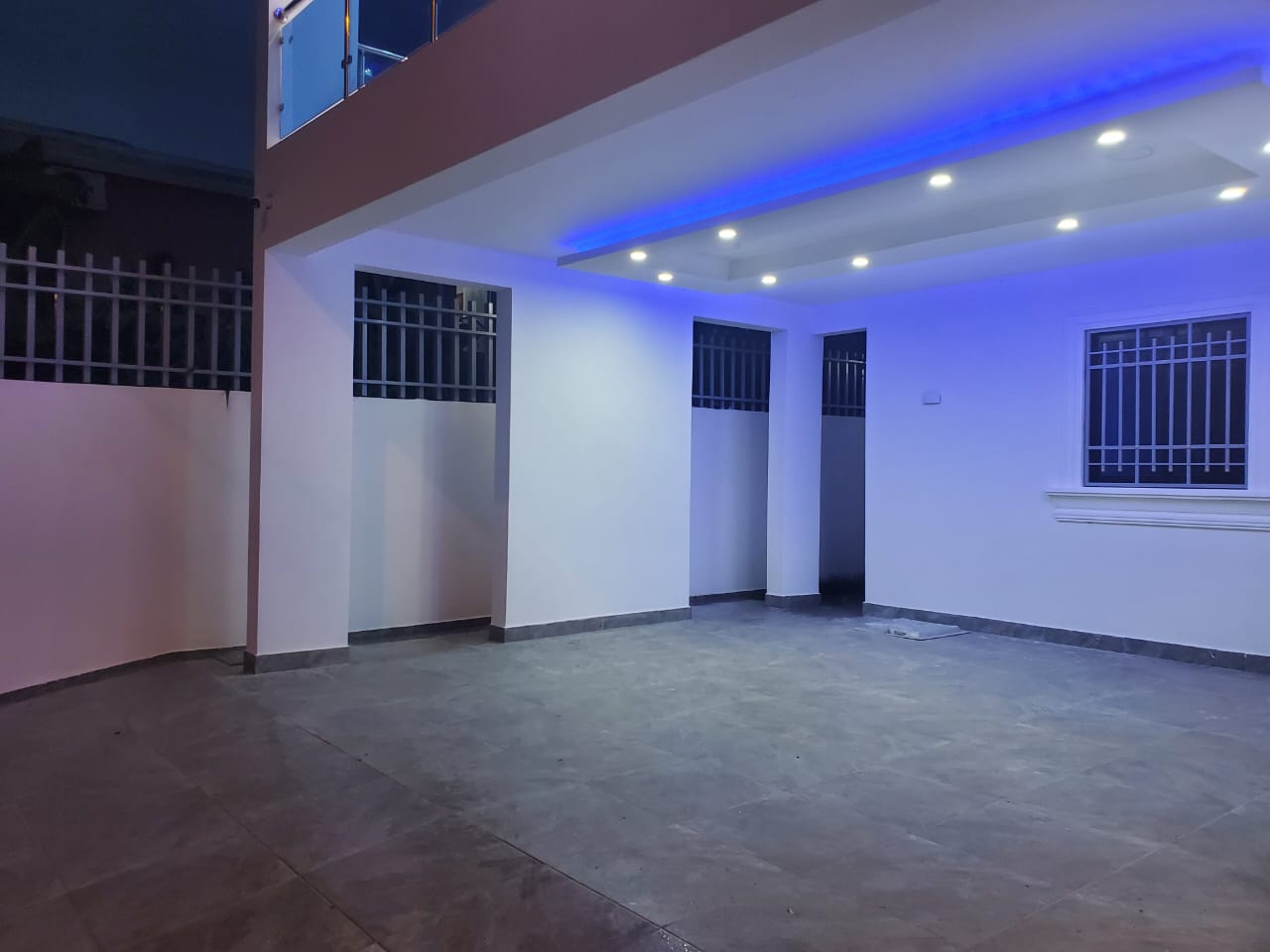 Casa moderna de 250 m en dos niveles Urbanización Los Meras Foto 7244902-6.jpg