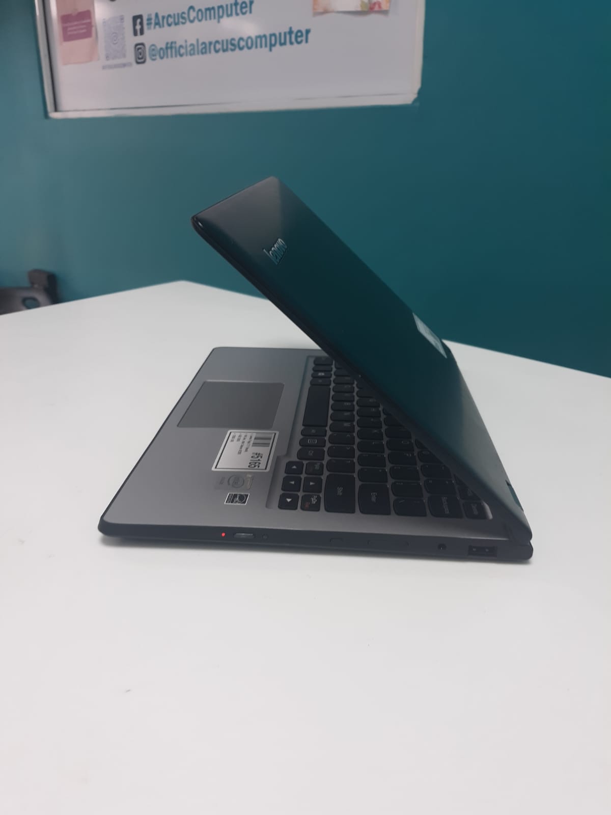 Laptop Lenovo Yoga 2 11 touch / 4th Gen Intel Celeron N2920 / 4GB DDR3 Foto 7244990-4.jpg