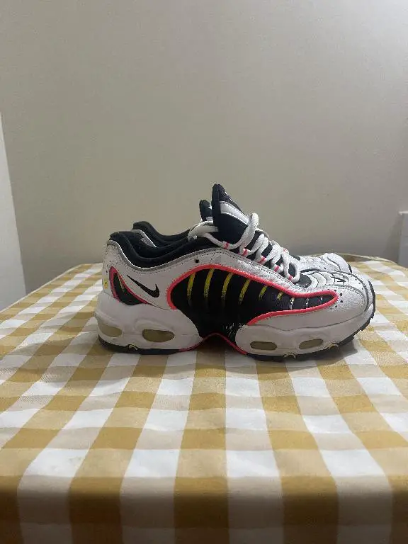 Tenis Nike Air Max size 6.5Y Foto 7245032-1.jpg